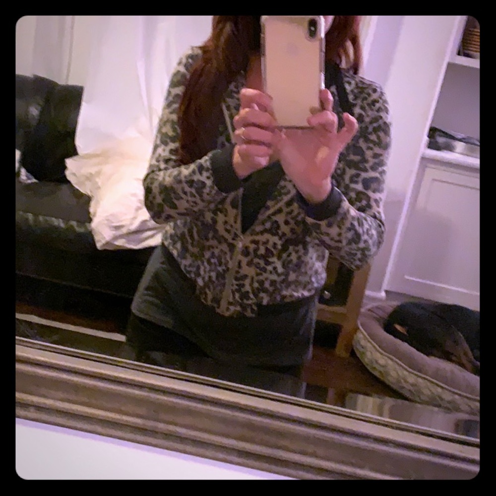 🧡💛Leopard print sweater💛🧡